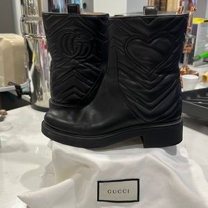 Gucci low stirrup boots